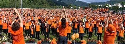 1000 gibov bližje ljudem